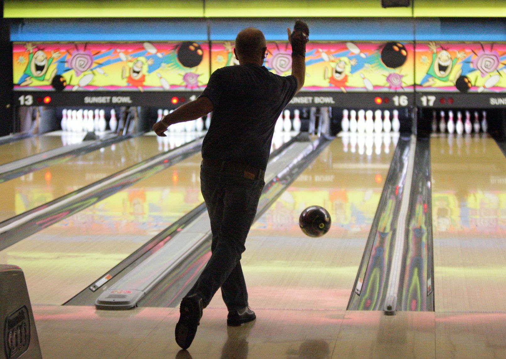 Best Bowling Center — Sunset Bowl